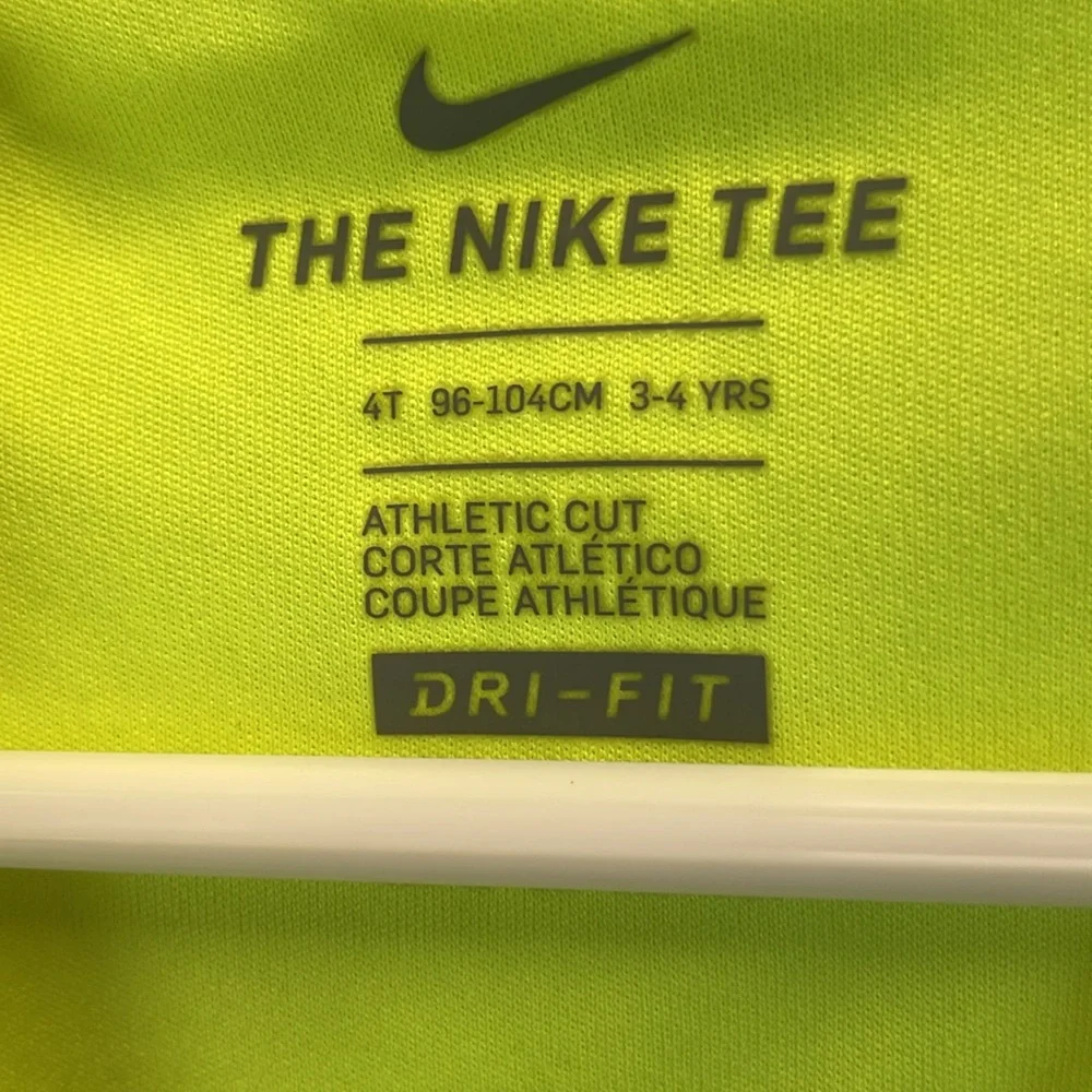 Nike vibrant tee